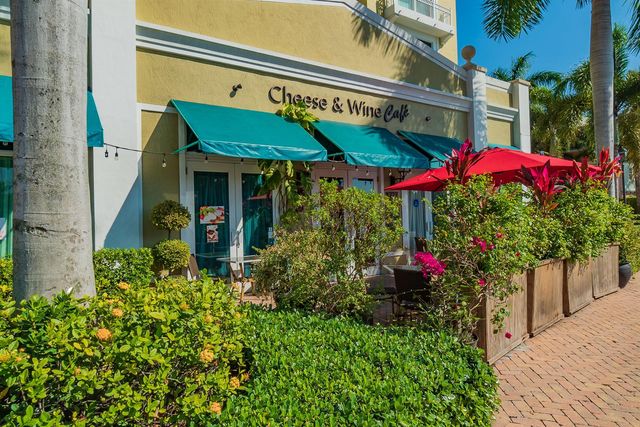 804 E Windward Way 103, Lantana, FL 33462