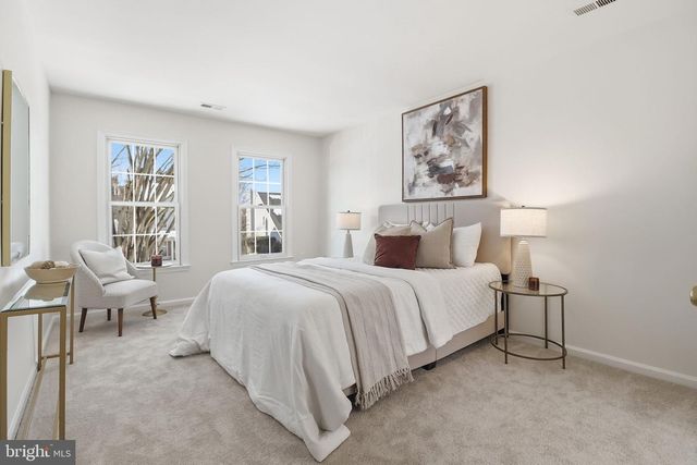 13566 COBRA DR, Herndon, VA 20171