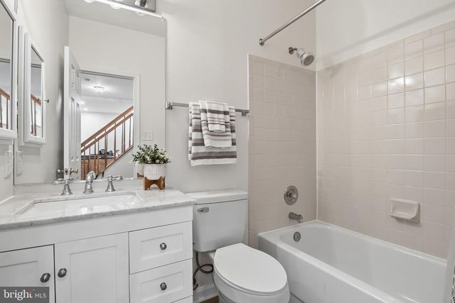 13566 COBRA DR, Herndon, VA 20171