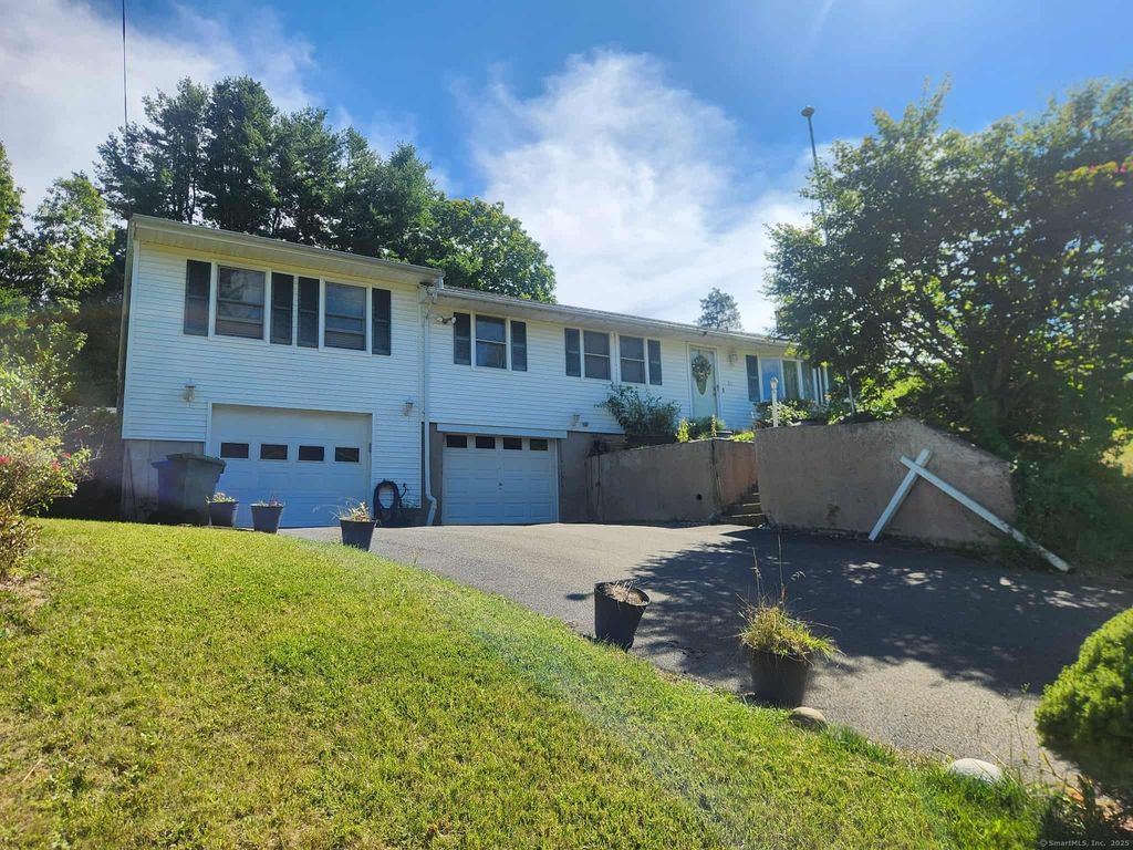 21 Brookview Avenue, Wallingford, CT 06492