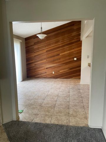 115 Pulsar Cir, Sacramento, CA 95822