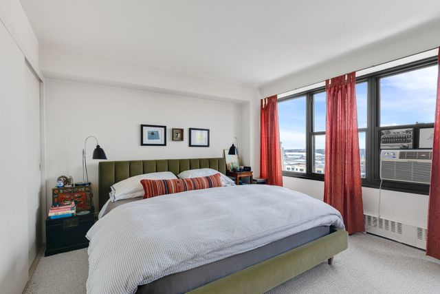 6030 N Sheridan Road 901, Chicago, IL 60660