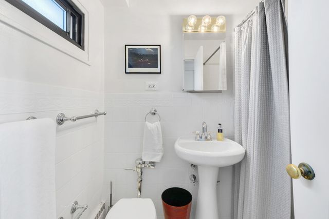 6030 N Sheridan Road 901, Chicago, IL 60660