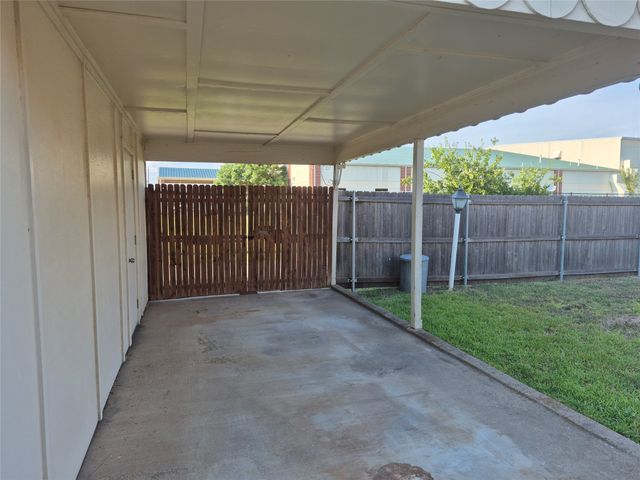 921 Meadow Mead Drive, Allen, TX 75002
