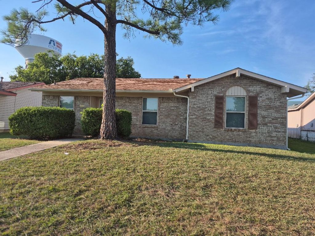921 Meadow Mead Drive, Allen, TX 75002