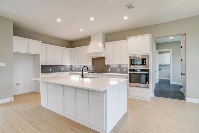 991 Hulen, Crowley, TX 76036