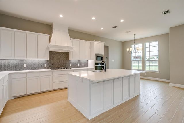 991 Hulen, Crowley, TX 76036