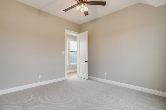 991 Hulen, Crowley, TX 76036