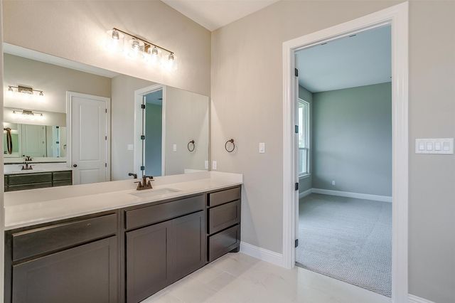 991 Hulen, Crowley, TX 76036
