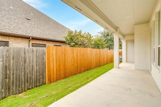 991 Hulen, Crowley, TX 76036