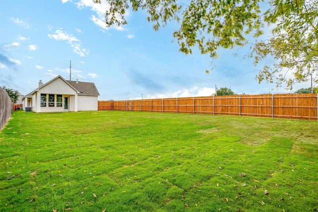 991 Hulen, Crowley, TX 76036