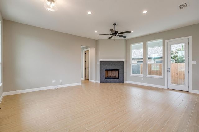 991 Hulen, Crowley, TX 76036