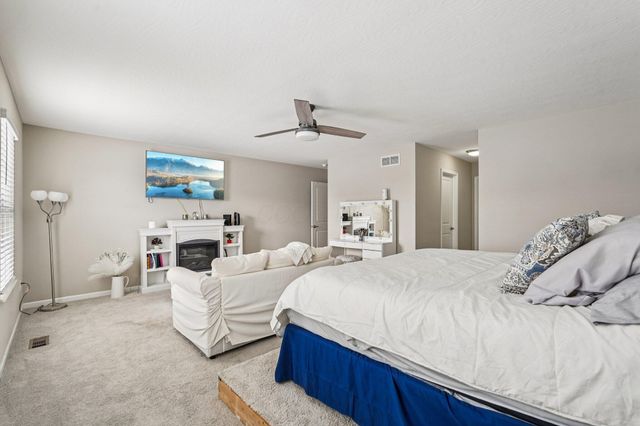 130 Cedar Creek Street, Delaware, OH 43015