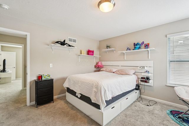 130 Cedar Creek Street, Delaware, OH 43015