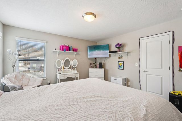 130 Cedar Creek Street, Delaware, OH 43015