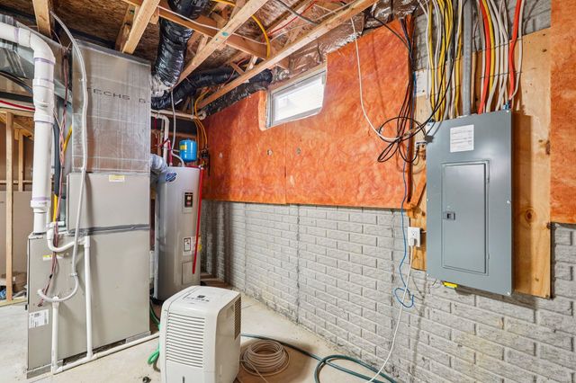 130 Cedar Creek Street, Delaware, OH 43015