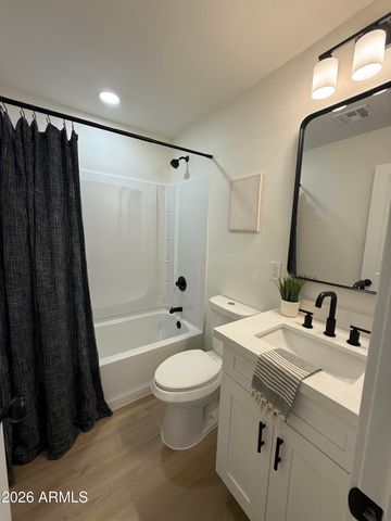 3823 W EARLL Drive, Phoenix, AZ 85019