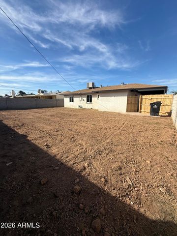 3823 W EARLL Drive, Phoenix, AZ 85019