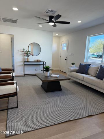 3823 W EARLL Drive, Phoenix, AZ 85019