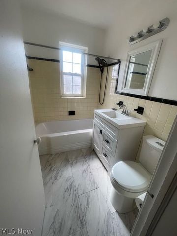 15820 Van Aken 303, Shaker Heights, OH 44120