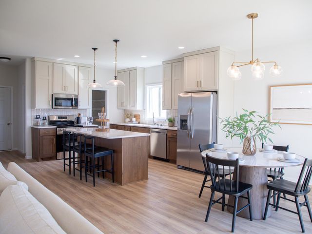 8603 61 Street S, Horace, ND 58047