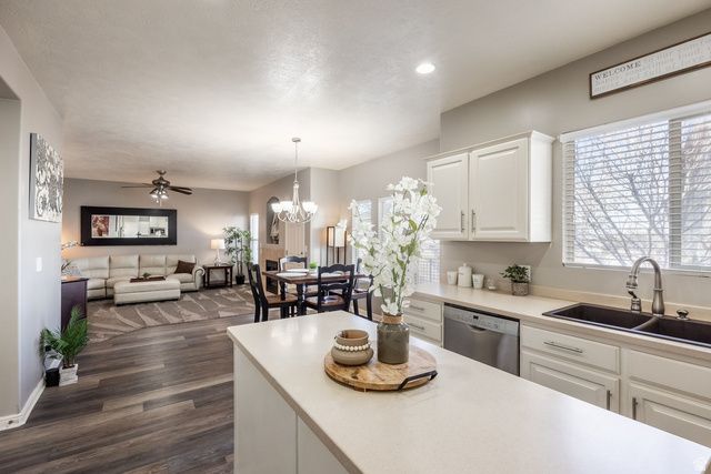 941 BEARTOOTH CIR, Draper, UT 84020