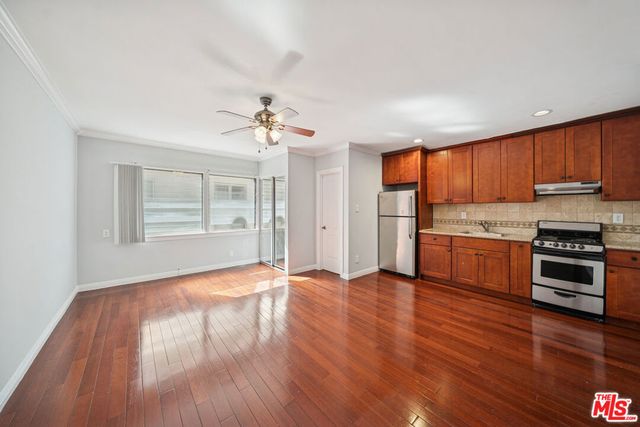 612 S Dunsmuir Avenue 15, Los Angeles, CA 90036