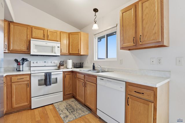 672 EARLEEN ST, Rapid City, SD 57701