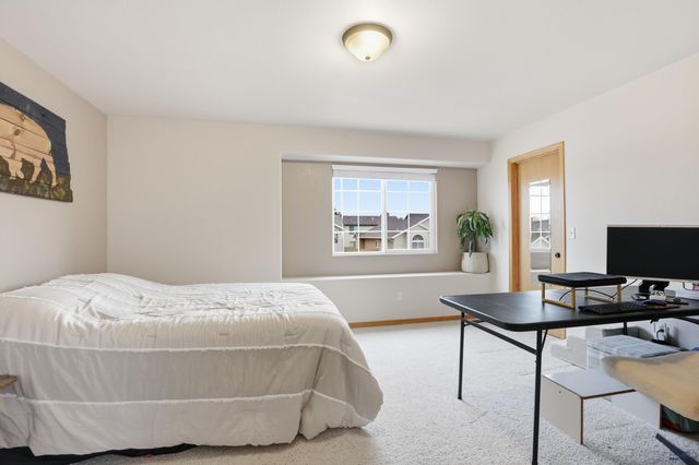 672 EARLEEN ST, Rapid City, SD 57701