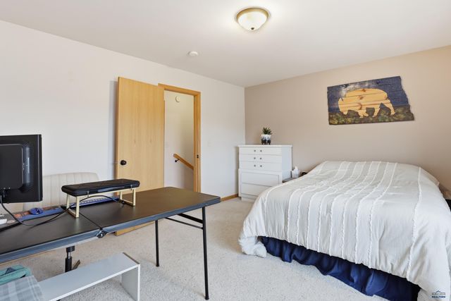 672 EARLEEN ST, Rapid City, SD 57701