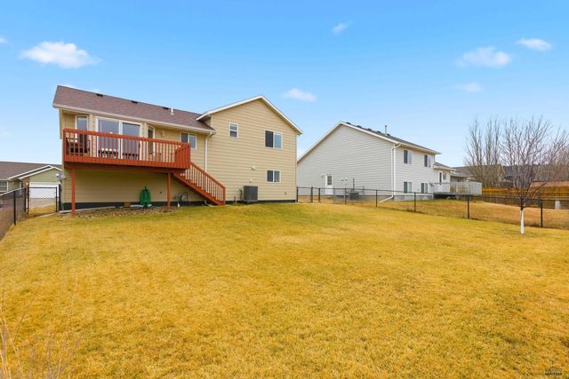 672 EARLEEN ST, Rapid City, SD 57701