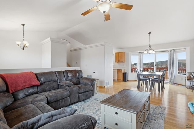 672 EARLEEN ST, Rapid City, SD 57701