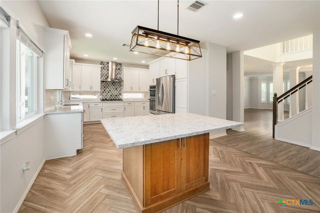 703 Ivy Court, Round Rock, TX 78681