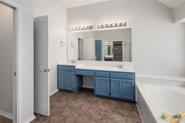 703 Ivy Court, Round Rock, TX 78681