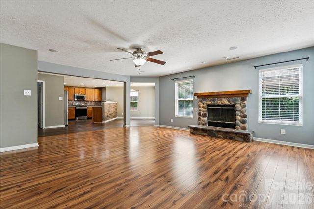 5623 Hammermill Drive, Harrisburg, NC 28075