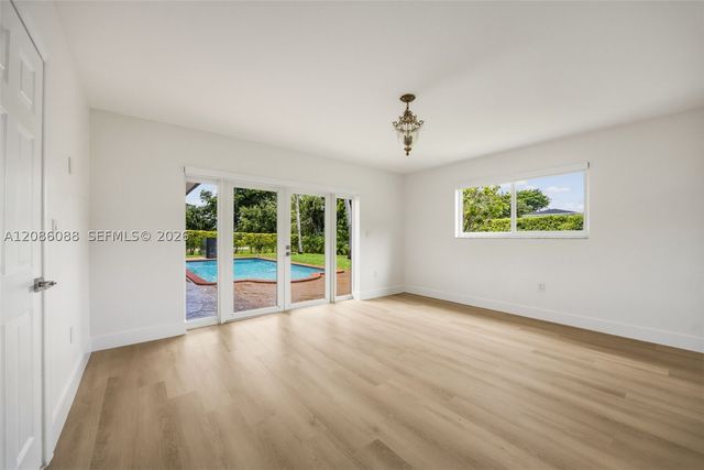 13240 SW 70th Ave, Pinecrest, FL 33156