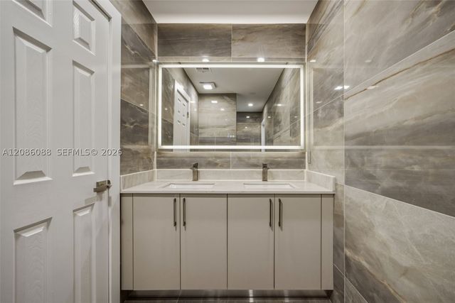 13240 SW 70th Ave, Pinecrest, FL 33156