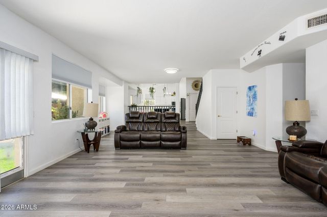 1913 W ASPEN Avenue, Gilbert, AZ 85233