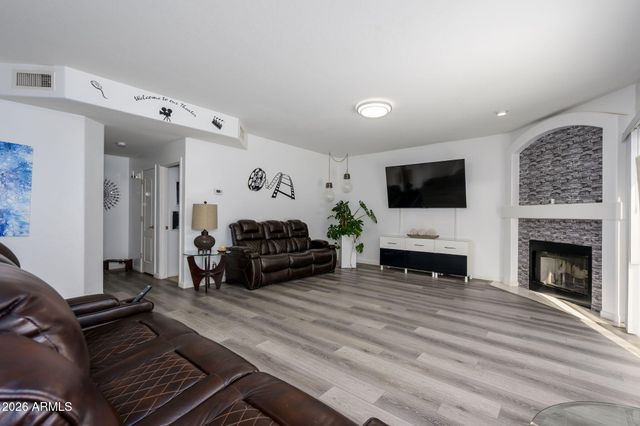 1913 W ASPEN Avenue, Gilbert, AZ 85233