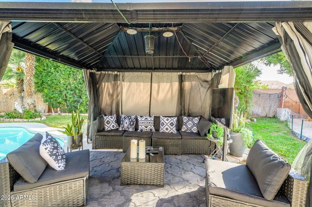 1913 W ASPEN Avenue, Gilbert, AZ 85233