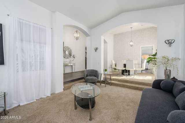 1913 W ASPEN Avenue, Gilbert, AZ 85233