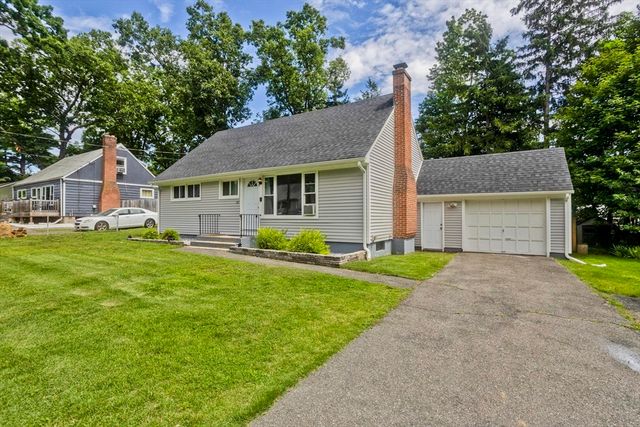 155 Old Farm Rd, Springfield, MA 01119