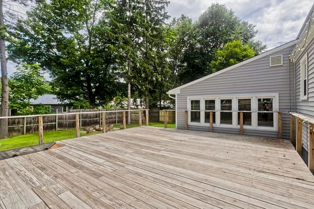 155 Old Farm Rd, Springfield, MA 01119