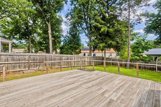 155 Old Farm Rd, Springfield, MA 01119