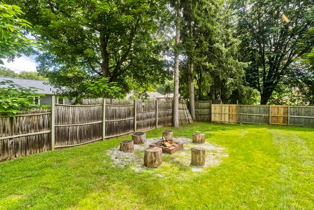 155 Old Farm Rd, Springfield, MA 01119