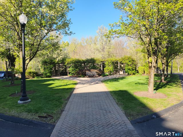 1 King Philip Drive 411, West Hartford, CT 06117