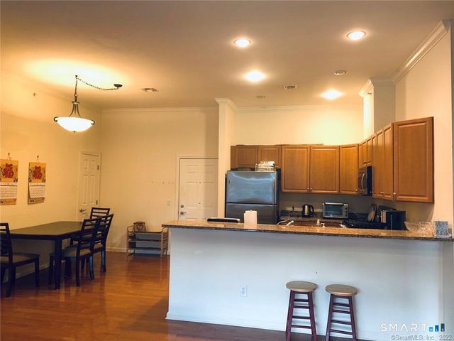1 King Philip Drive 411, West Hartford, CT 06117