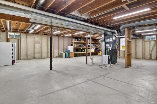 3221 W Wild Cherry Ridge, Mishawaka, IN 46544