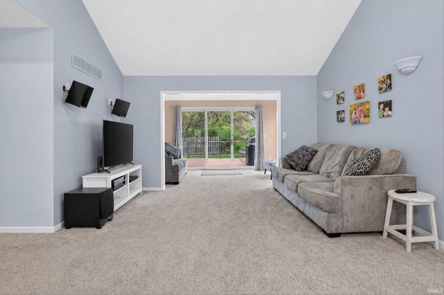 3221 W Wild Cherry Ridge, Mishawaka, IN 46544