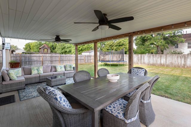 104 Cottage Garden Lane, Midway, KY 40347